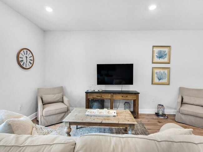 Building Photo - Brand New Furnished Townhome located just ...