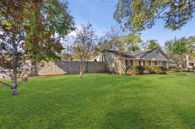 Building Photo - 25 Little John Ln