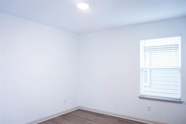 Building Photo - 231 Sweetwater Crk Ln