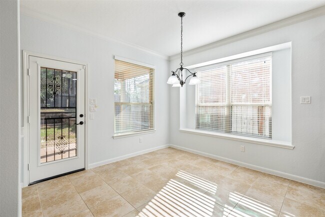 Building Photo - 2642 Tacoma Springs Dr