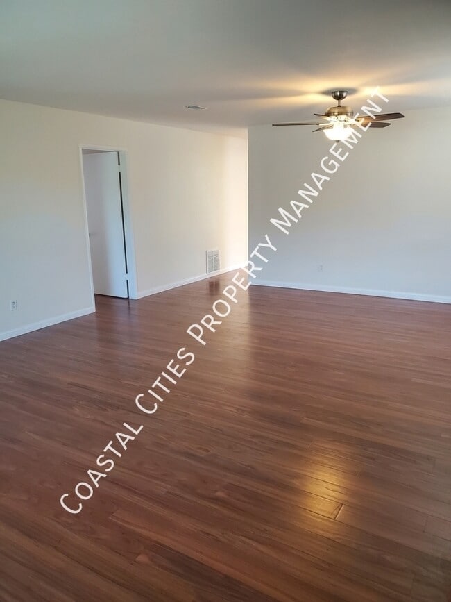Building Photo - 12675 Verdugo Ave