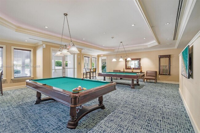 Building Photo - 20000 E Country Club Dr