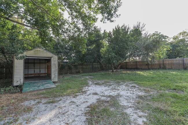 Building Photo - 5422 Lake Underhill Rd