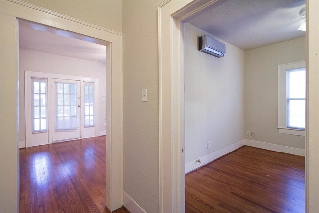 Building Photo - 303 Northwood St