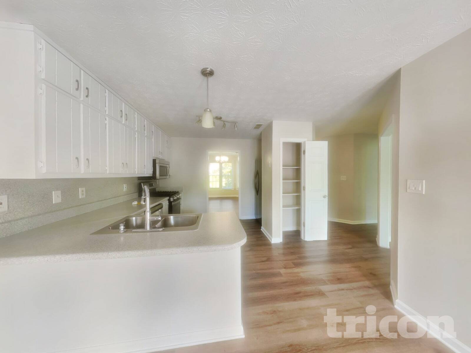 Building Photo - 325 Cypress Ln