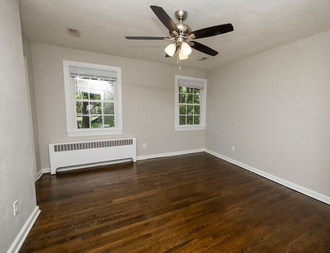 Building Photo - 3 Bedroom in Hampton Available Now!!