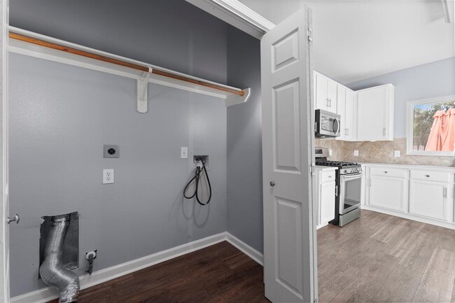 Building Photo - 29639 Turnbury Village Dr