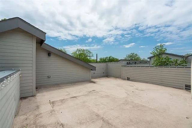 Building Photo - 1292 N Prairie Ave