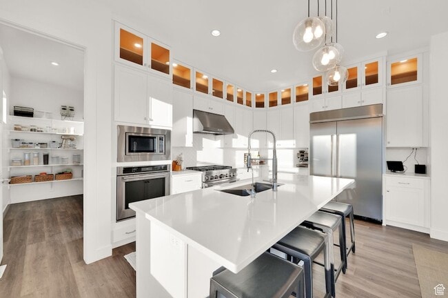 Building Photo - 1722 Oakridge Cir