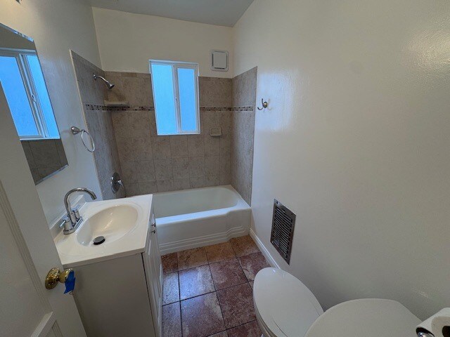 Building Photo - 3413 W Alameda Ave