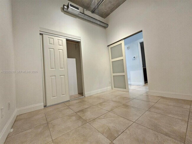 Building Photo - 3029 NE 188th St