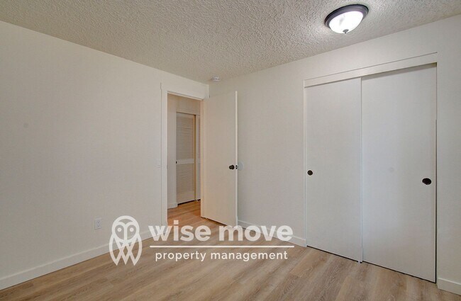 Building Photo - Newly Renovated 3 bedroom with HUGE yard