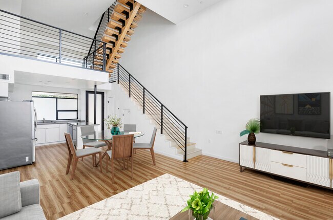 Building Photo - 10839 Kling St