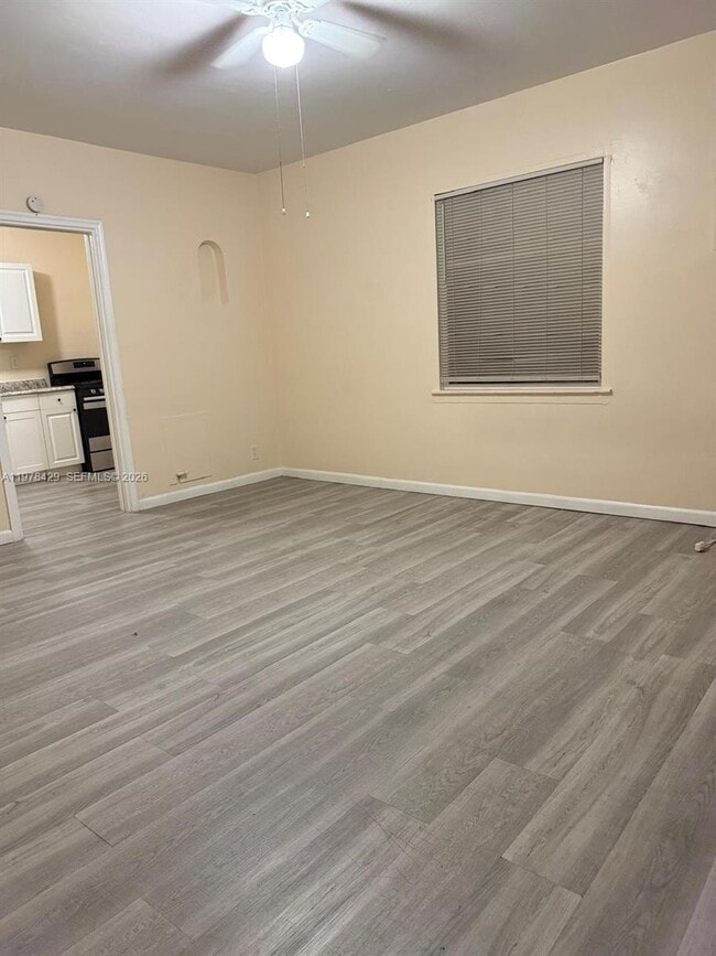 Building Photo - 1708 Hayes St