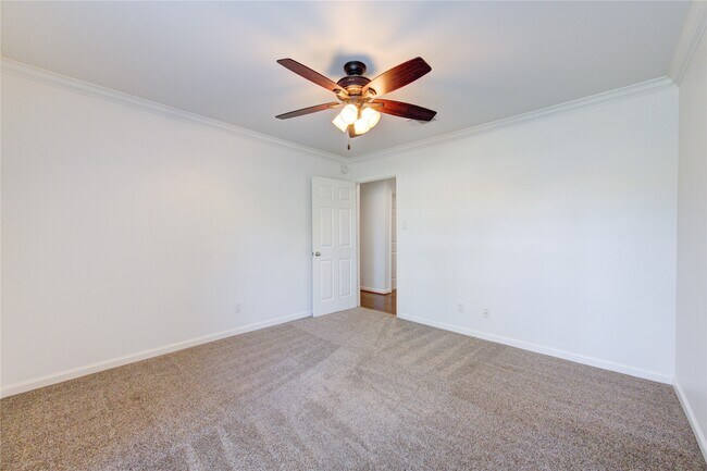 Building Photo - 2523 Anniston Dr
