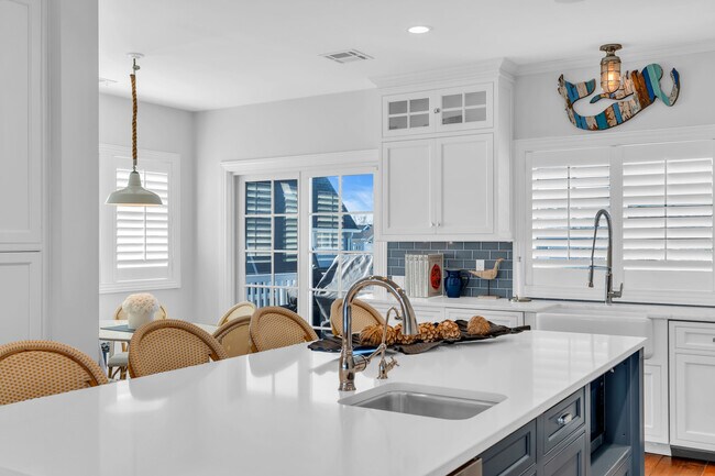 Building Photo - 289 Beach Front