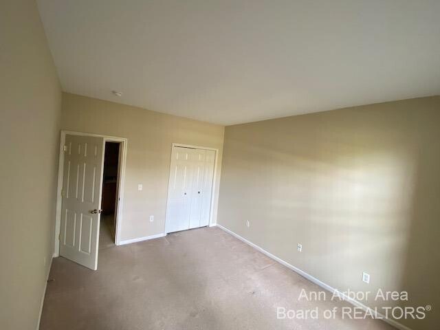 Building Photo - 3254 Primrose Ln