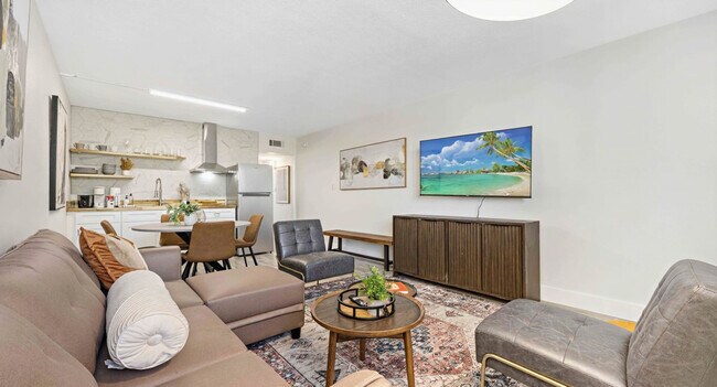 Building Photo - 556 Coral Ct