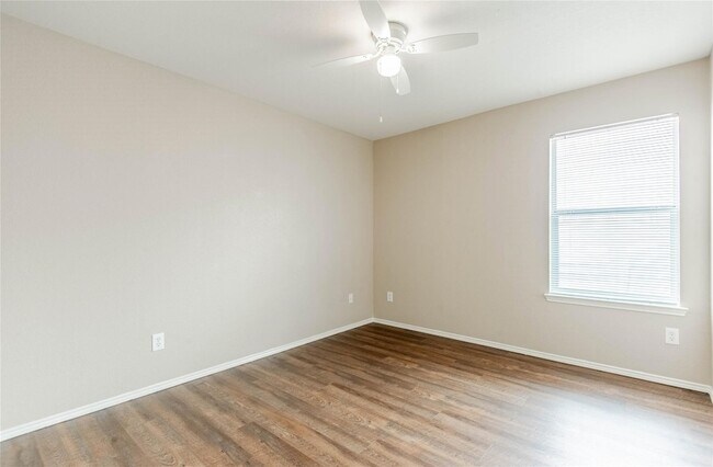 Building Photo - 4849 Carrotwood Dr