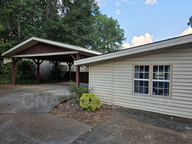 Building Photo - 3659 Ashwood Dr SE