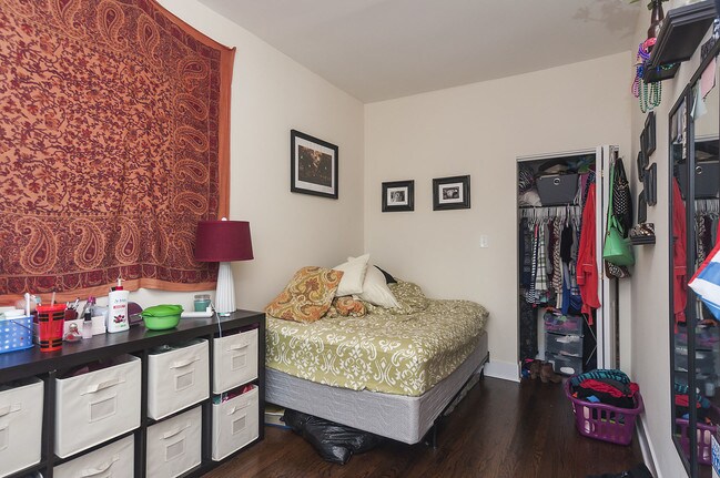 Building Photo - 1900 N Western Ave