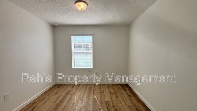 Building Photo - 912 Grandin St