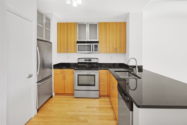 Building Photo - 24 Ave at Port Imperial