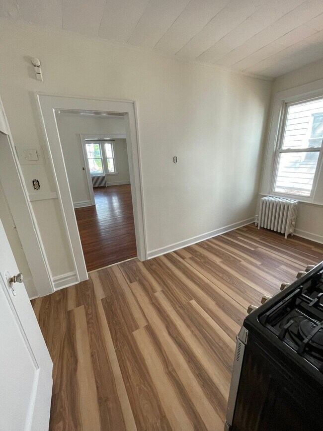 Building Photo - 38 Feiner Pl