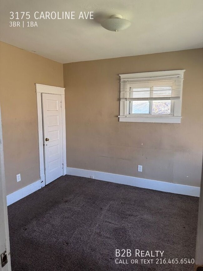 Building Photo - 3175 Caroline Ave