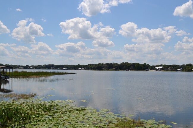 Building Photo - Lake Weir - Bird Island Rental - 5/3/2 Water Front Living at it's Best! **Available Soon**