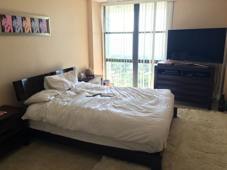 Building Photo - 3031 N Ocean Blvd