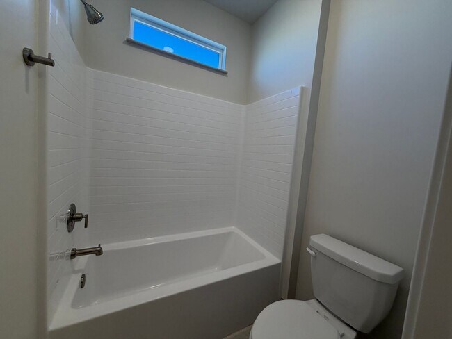 Building Photo - BRAND NEW TOWNHOME FOR RENT BY CRIMSON CLIFFS!