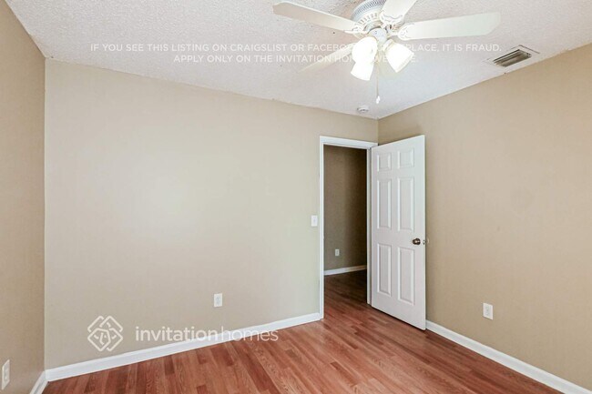 Building Photo - 5833 Eagle Cay Ln