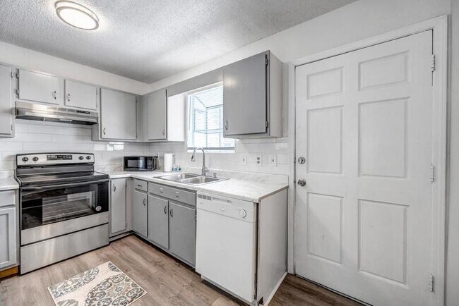 Building Photo - 111 E 1st St