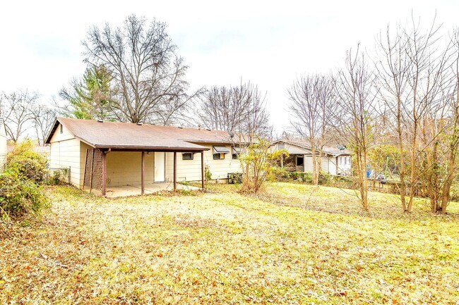 Building Photo - Charming 3-Bedroom Ranch Home in Hazelwood School District