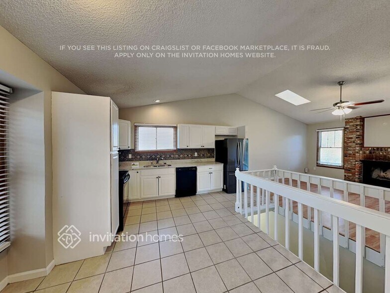 Building Photo - 17341 E Wagontrail Pkwy