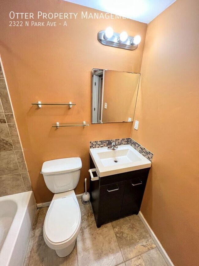 Building Photo - 2322 N Park Ave