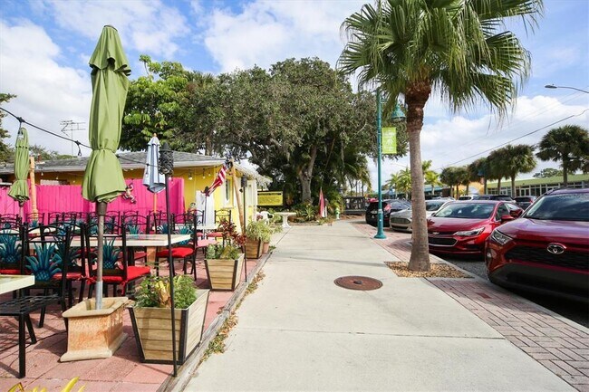 Building Photo - 85 Orange St