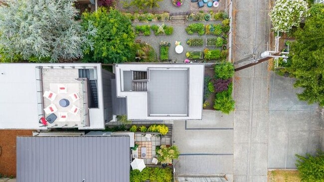 Building Photo - Air Conditioned Hilltop Gem w/ 360° Rooftop Ocean, Mountain and Skyline Views