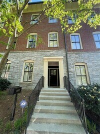 Building Photo - 1867 Gordon Manor NE