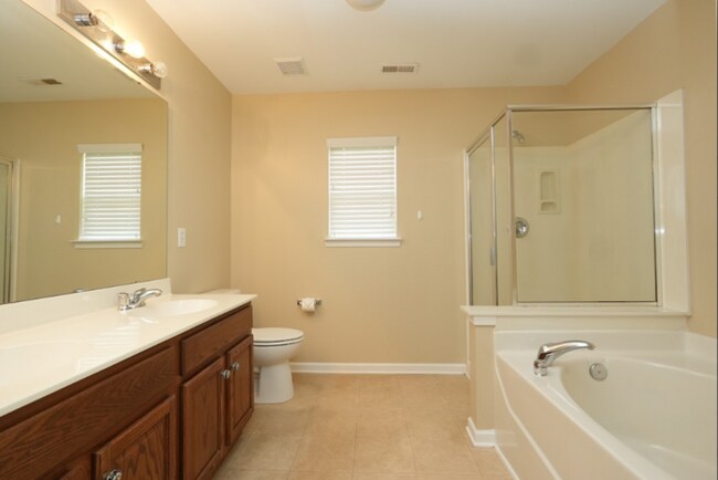 Building Photo - Charming 3-bedroom, 2-bath home