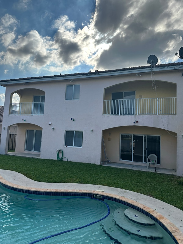 Building Photo - 14141 SW 129th Ave