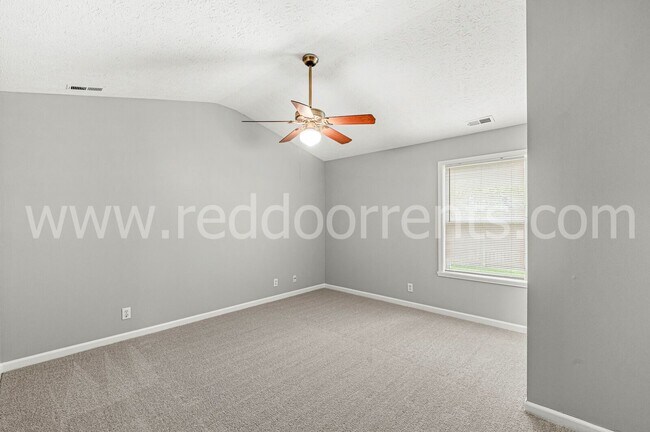 Building Photo - 10015 Miranda Cir