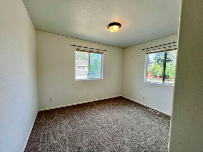 Building Photo - Townhome for Rent in New Castle