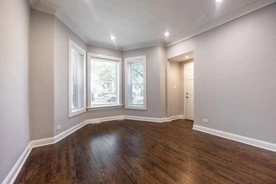 Building Photo - 4853 N Seeley Ave