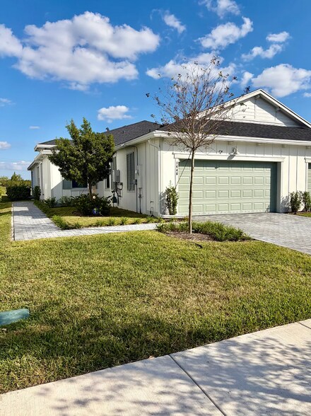 Building Photo - 1446 Tangled Orchard Trce