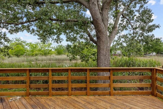Building Photo - 913 Laredo Ct