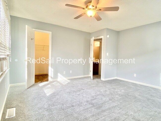 Building Photo - Yorktown Crossing Townhouse!!!