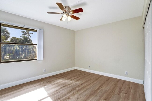 Building Photo - 4872 NW 95th Ave