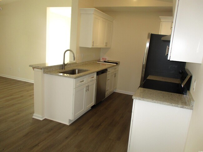 Building Photo - 8545 Hopkins Cir